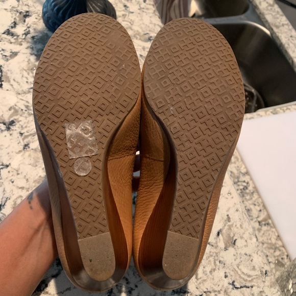 Tory Burch Women Shoes 👠- Size : 7.5 - Picture 5 of 8